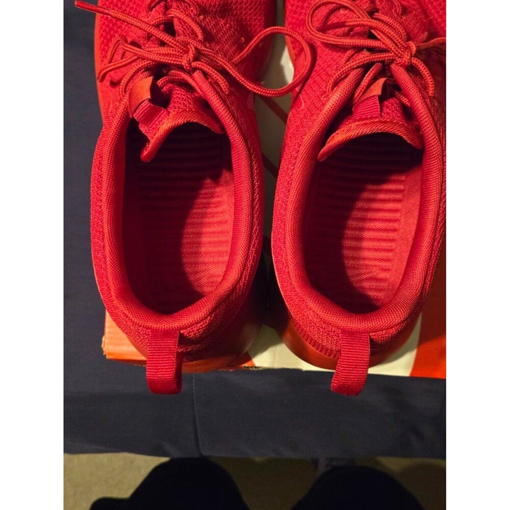 MENS SIZE 11.5 TRIPLE RED NIKE ROSHE RUN - Picture 10 of 10